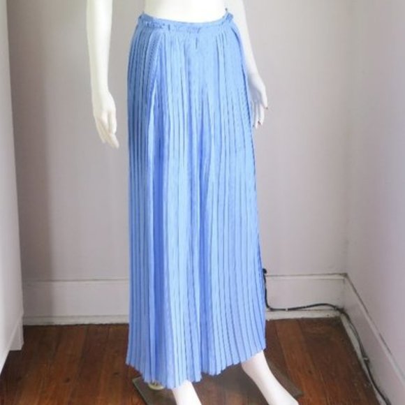 ๐GORGEOUS๐ Pleated Maxi Skirt with Side Slits in Periwinkle Blue - Picture 10 of 15